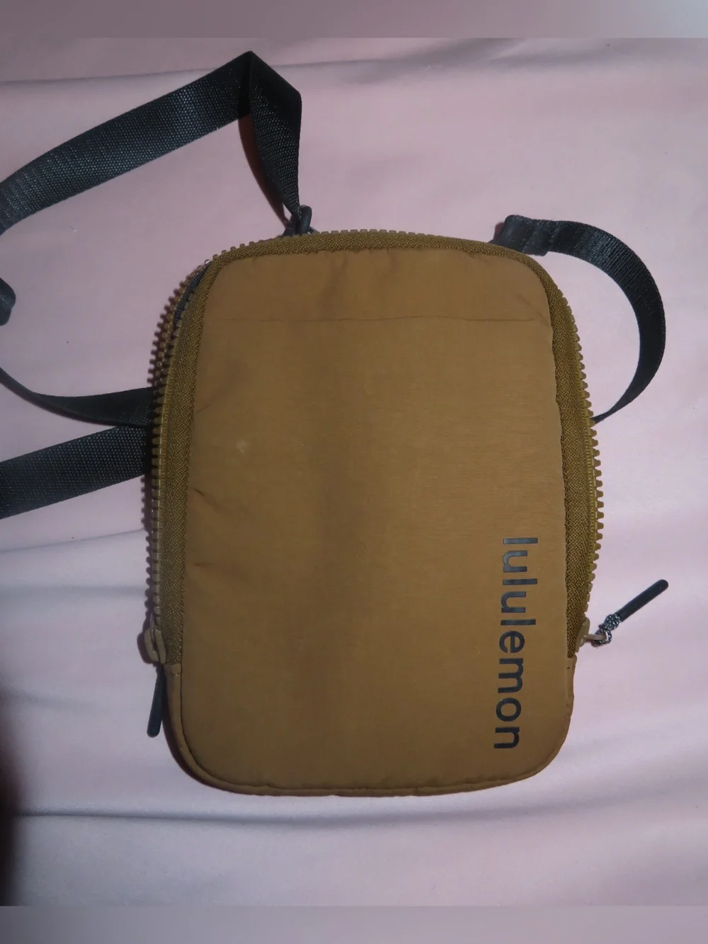 lululemon athletica Men's Tan Belt Bag with Black Strap